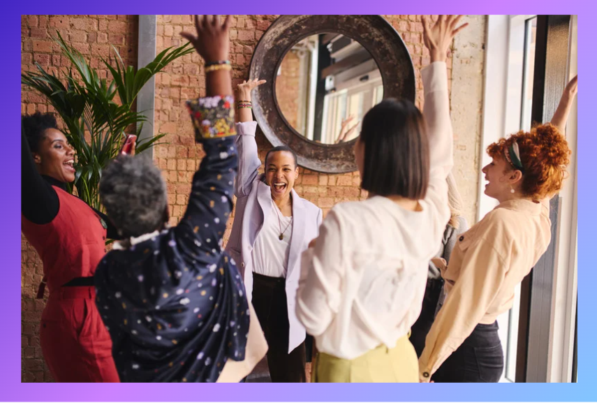 Femmes réunies lors d’un atelier de développement personnel à Orléans, dans une ambiance bienveillante et dynamique